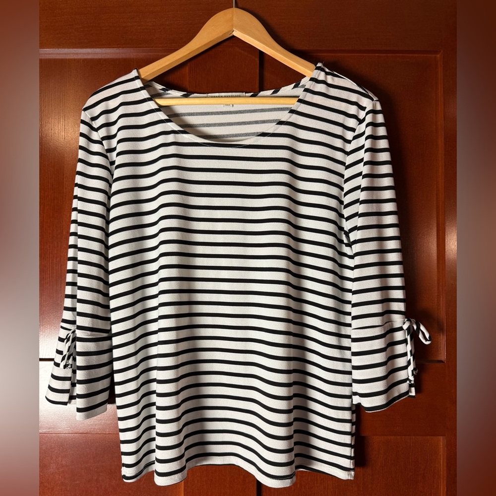 Green Envelope Black and White Striped 3/4 Sleeve Top Size Large